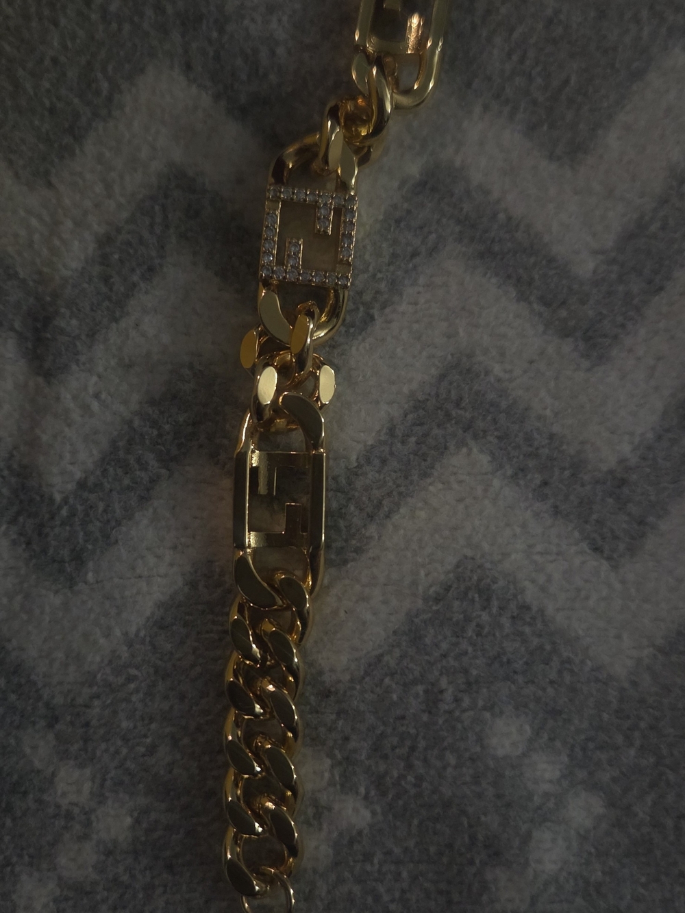 Fendi Roma Yellow Accessory Box - Picture 5 of 12